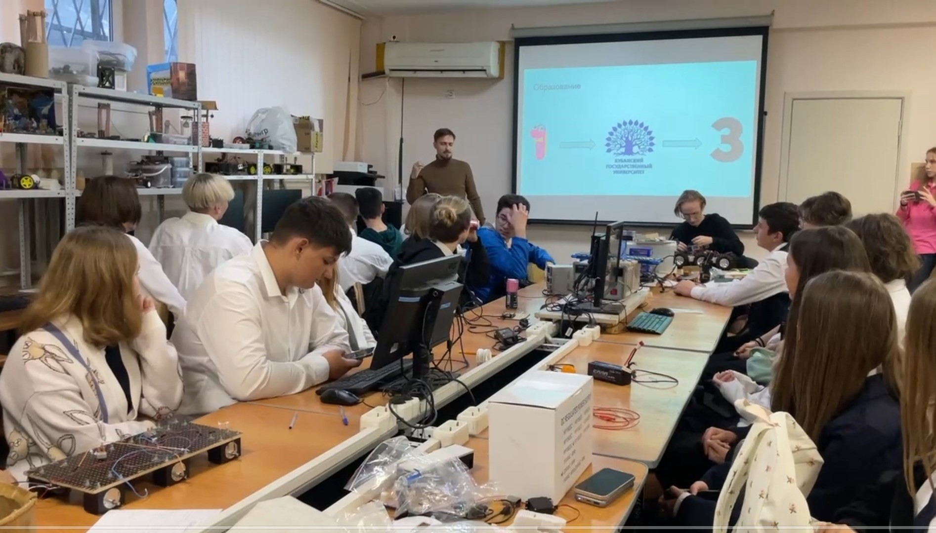 yJH7e5QanCU.jpg